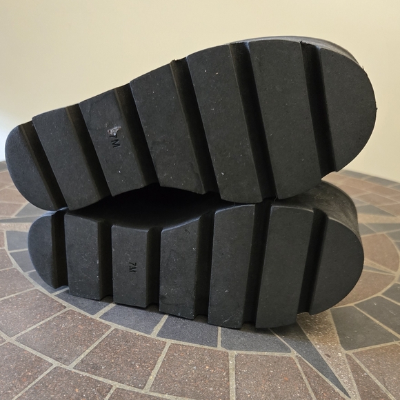 Widow Dolls Kill Haunted Traitor Purple Platform Boots - Picture 10 of 15